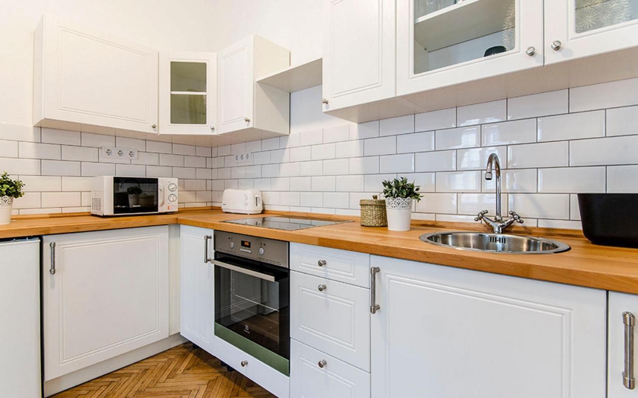 Cozy 2 Bedroom Apartment In Terez Boulevard. Budapeszt Zewnętrze zdjęcie