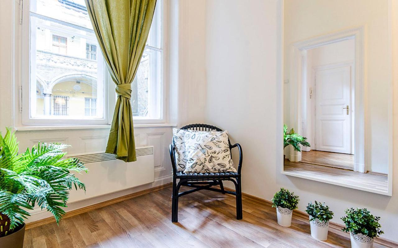 Cozy 2 Bedroom Apartment In Terez Boulevard. Budapeszt Zewnętrze zdjęcie